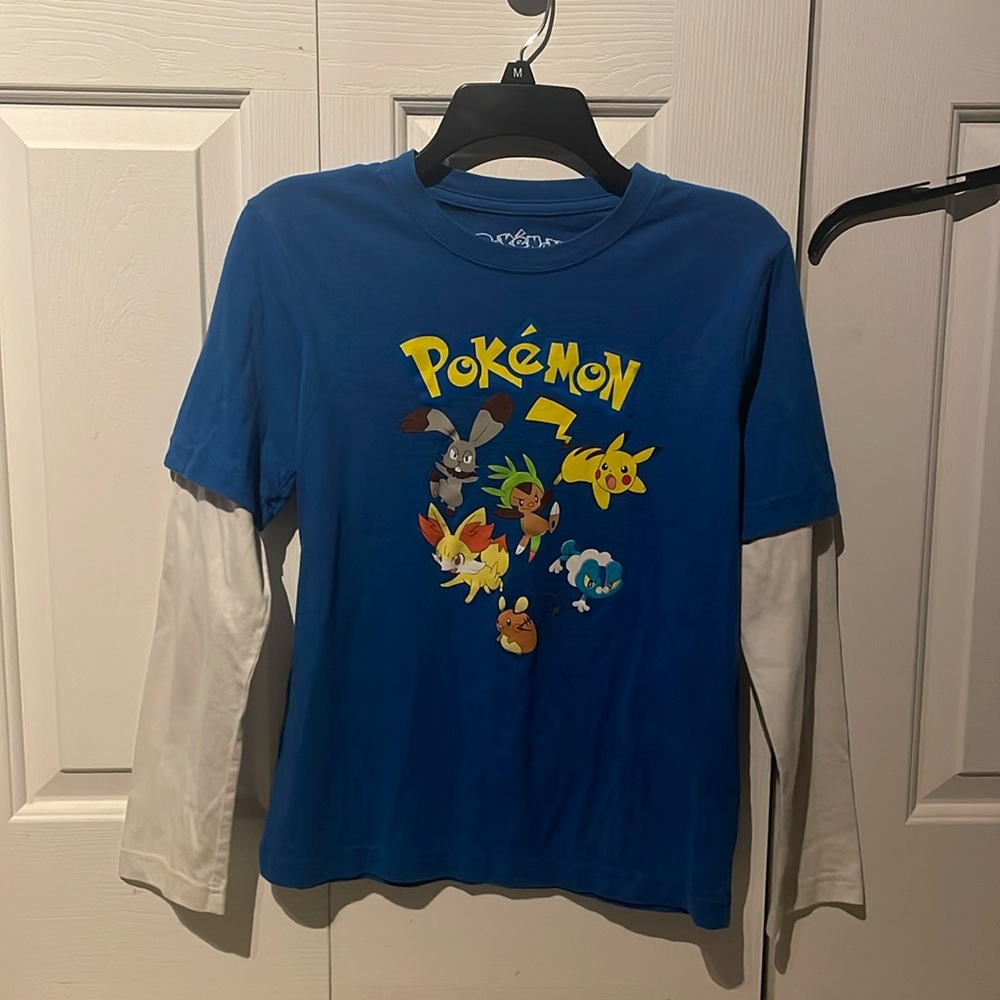 Pokémon long sleeve graphic shirt